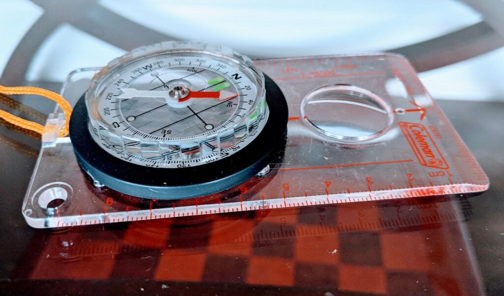 Base plate compass